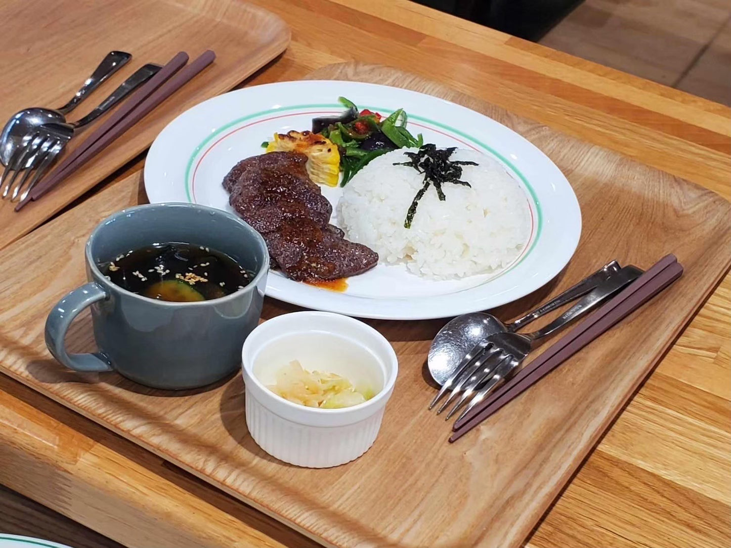 遠野鹿【熟成】ローススライス 200g 一番人気部位を手軽に美味しく