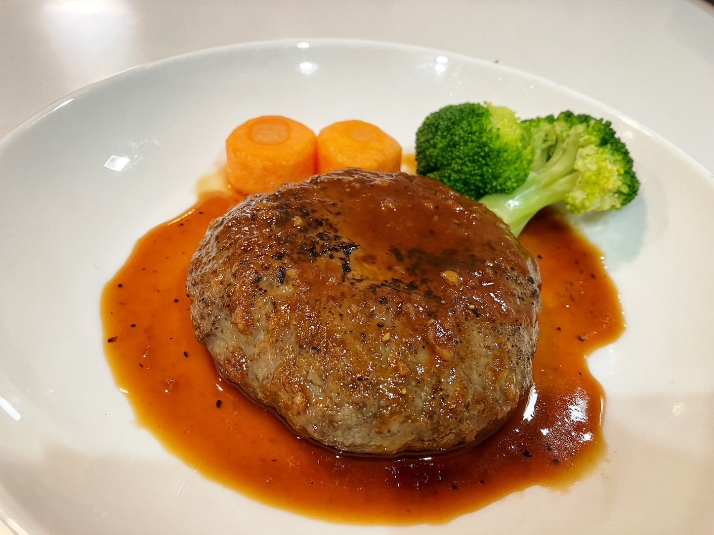 🦌 遠野鹿熟成プレミアムジビエハンバーグ(たれ付き)