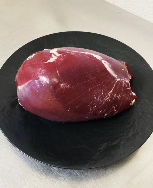 遠野鹿【熟成】シンタマ　万能に使えるモモ肉、噛むほど深い旨味